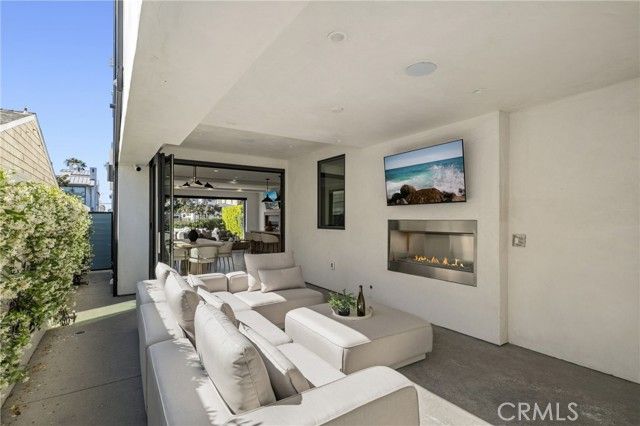 716 Heliotrope, Corona Del Mar (newport Beach), CA 92625