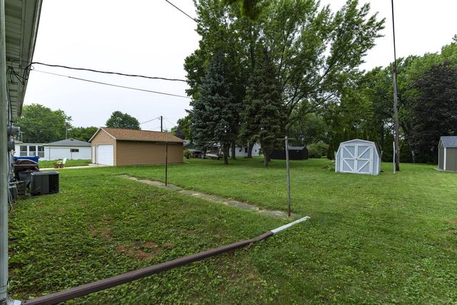 916 Clark STREET, Watertown, WI 53094