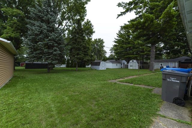 916 Clark STREET, Watertown, WI 53094