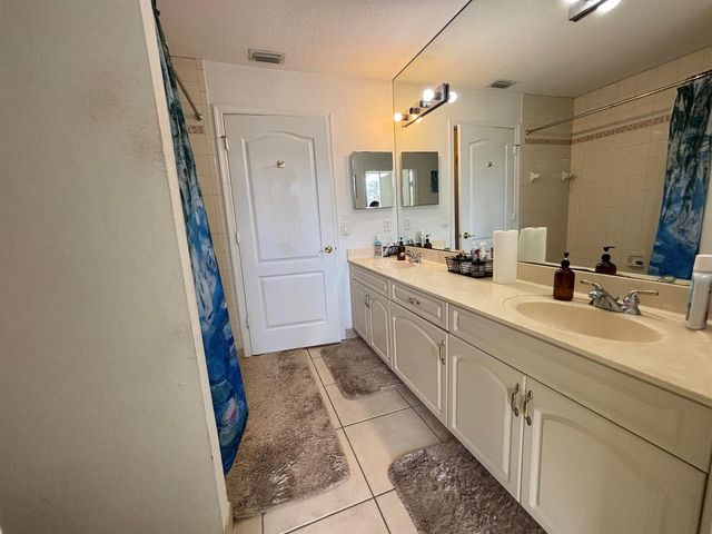 16611 N 68th St Street N, Loxahatchee, FL 33470