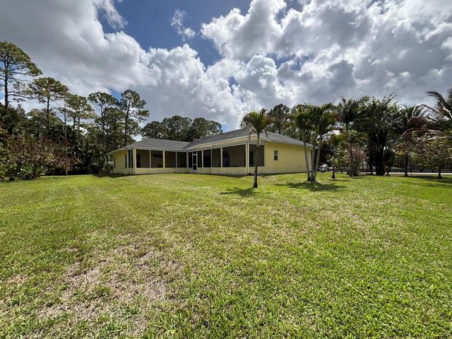 16611 N 68th St Street N, Loxahatchee, FL 33470