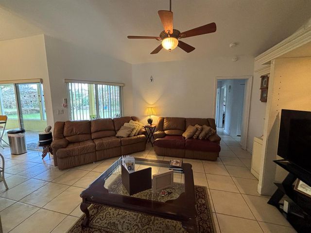 16611 N 68th St Street N, Loxahatchee, FL 33470