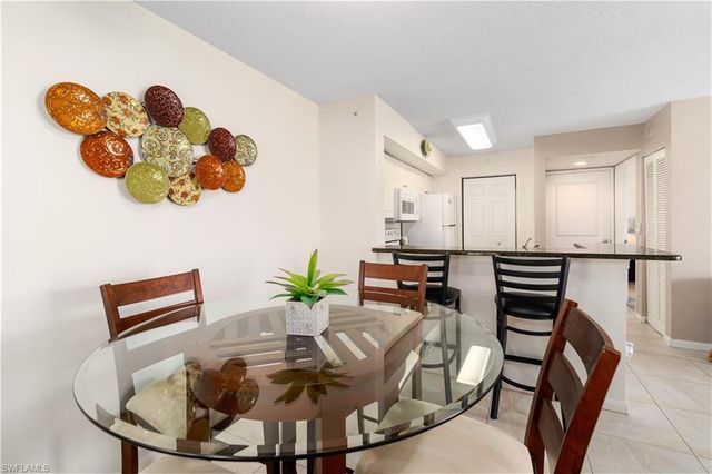 1265 Wildwood Lakes BLVD 3-108, Naples, FL 34104