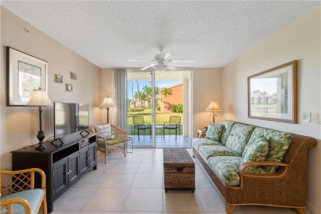 1265 Wildwood Lakes BLVD 3-108, Naples, FL 34104