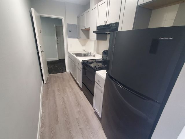 760 Cummins Highway 34, Boston, MA 02126