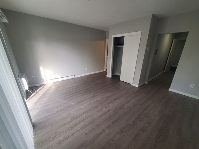 760 Cummins Highway 34, Boston, MA 02126