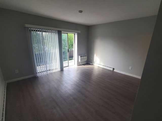760 Cummins Highway 34, Boston, MA 02126