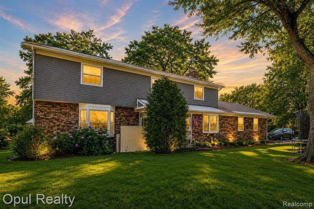 8855 Gross Road, Dexter, MI 48130
