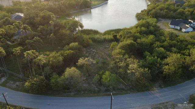 000 Moon Lake Drive S, Progreso Lakes, TX 78596