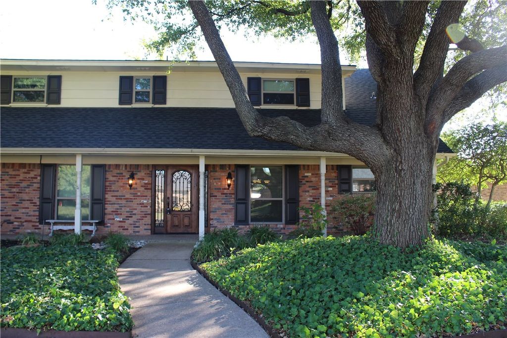 2304 Brennan Drive, Plano, TX 75075