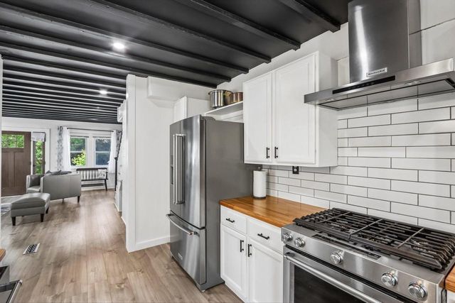 924 Nagawicka STREET, Delafield, WI 53018