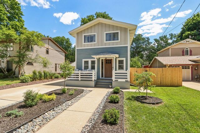 924 Nagawicka STREET, Delafield, WI 53018