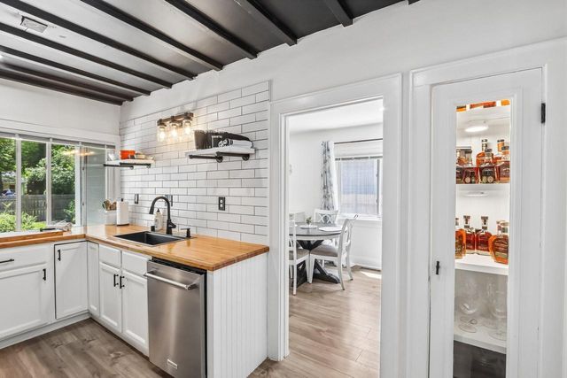 924 Nagawicka STREET, Delafield, WI 53018