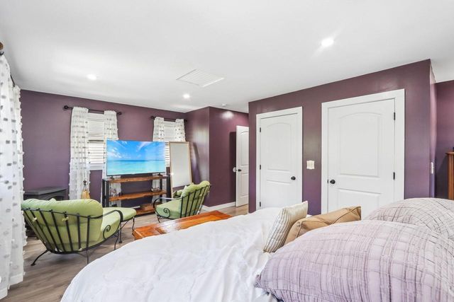 924 Nagawicka STREET, Delafield, WI 53018