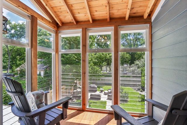 924 Nagawicka STREET, Delafield, WI 53018