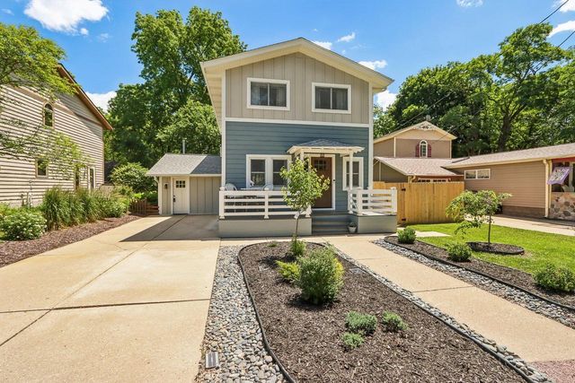 924 Nagawicka STREET, Delafield, WI 53018