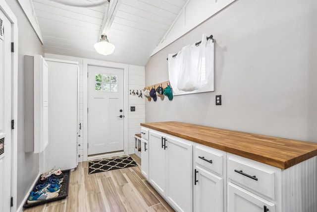 924 Nagawicka STREET, Delafield, WI 53018