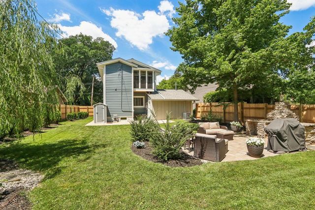 924 Nagawicka STREET, Delafield, WI 53018