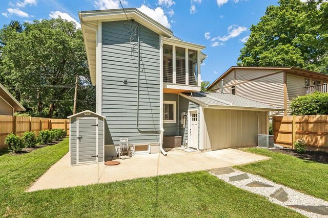 924 Nagawicka STREET, Delafield, WI 53018
