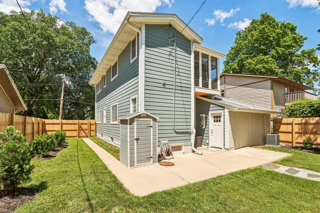 924 Nagawicka STREET, Delafield, WI 53018