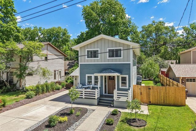 924 Nagawicka STREET, Delafield, WI 53018