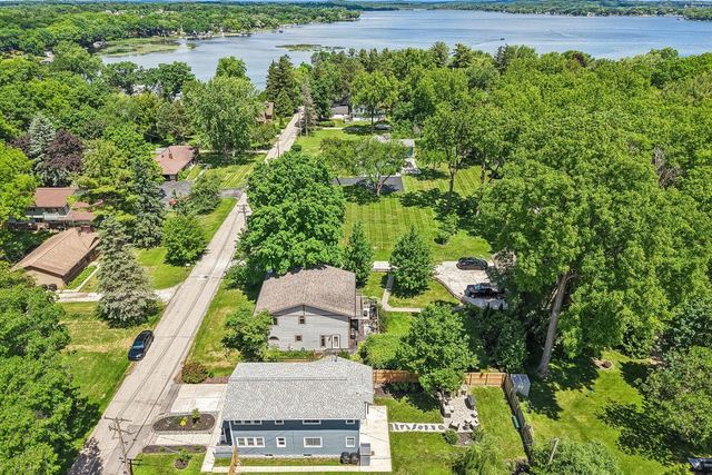 924 Nagawicka STREET, Delafield, WI 53018