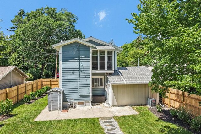 924 Nagawicka STREET, Delafield, WI 53018