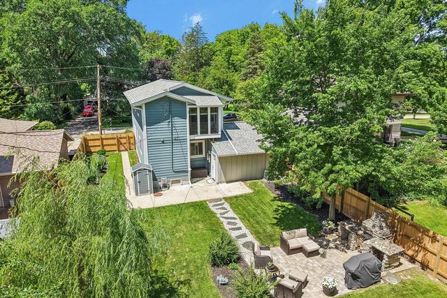924 Nagawicka STREET, Delafield, WI 53018