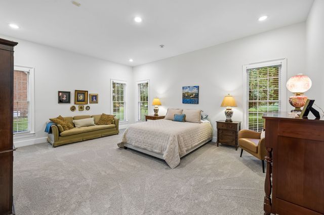108 Ewing Dr, Portland, TN 37148
