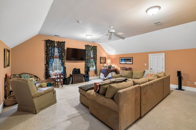 108 Ewing Dr, Portland, TN 37148