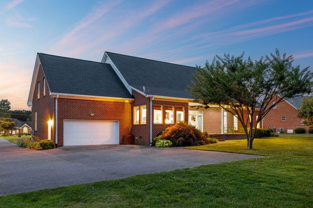 108 Ewing Dr, Portland, TN 37148