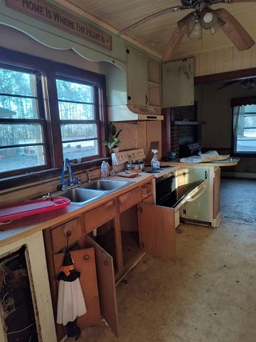 147 Rubin Ave., Georgetown, SC 29440