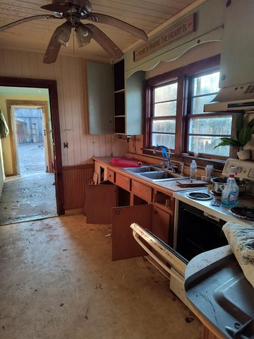 147 Rubin Ave., Georgetown, SC 29440