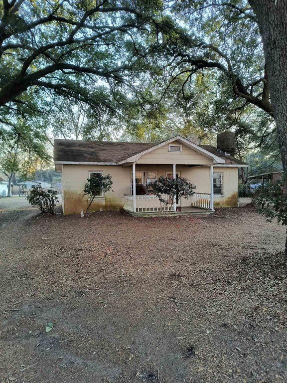 147 Rubin Ave., Georgetown, SC 29440