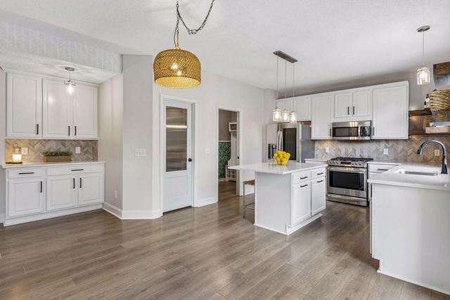 13416 Hillsboro Avenue, Savage, MN 55378