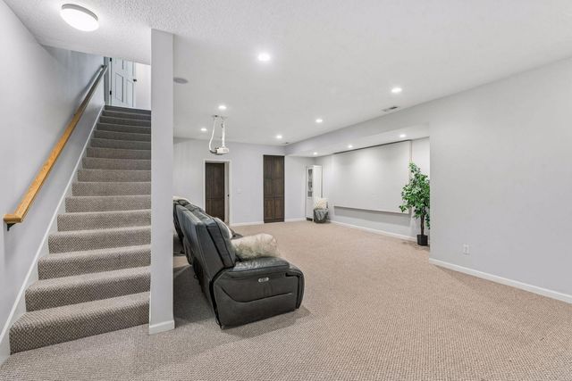 13416 Hillsboro Avenue, Savage, MN 55378