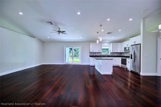 124 Clinton Avenue, Lake Placid, FL 33852