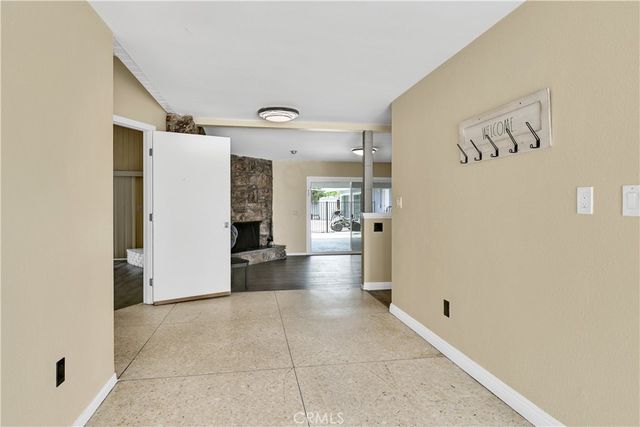 2550 W Rowland Avenue, Anaheim, CA 92804