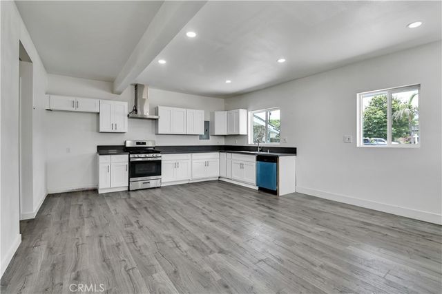2550 W Rowland Avenue, Anaheim, CA 92804