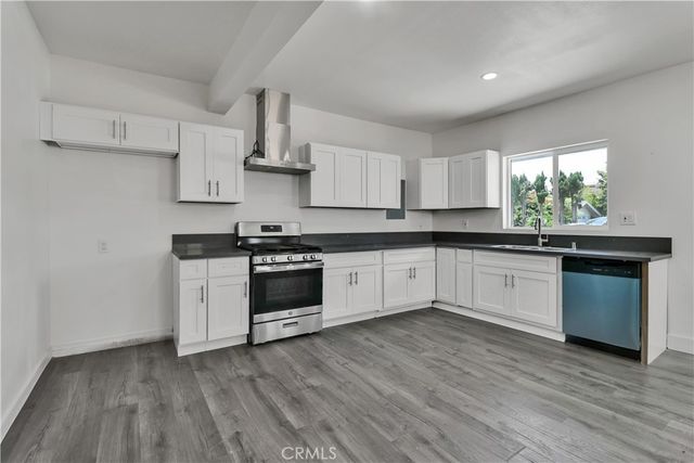 2550 W Rowland Avenue, Anaheim, CA 92804