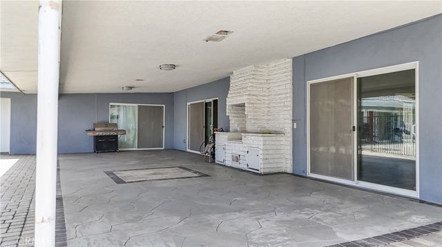 2550 W Rowland Avenue, Anaheim, CA 92804