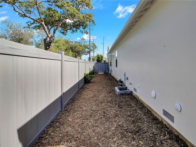 2171 Stearnlee, Long Beach, CA 90815