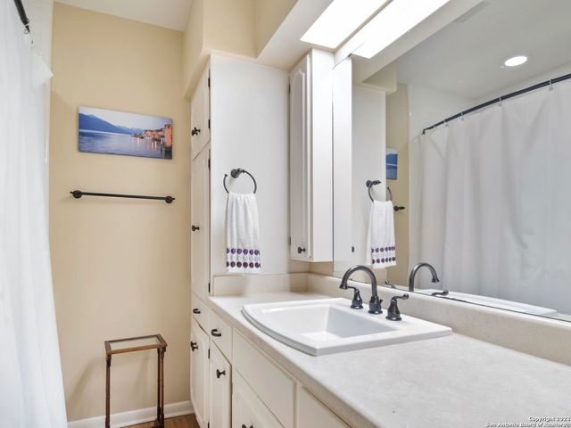 678 Rosewood, Boerne, TX 78006