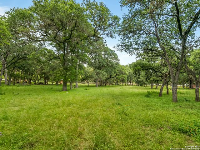 678 Rosewood, Boerne, TX 78006