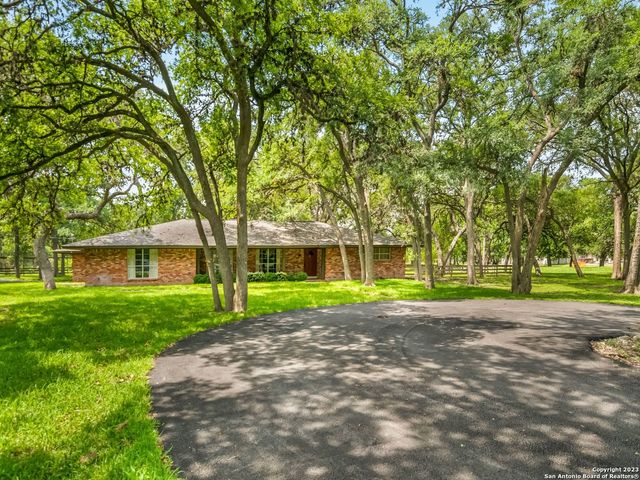 678 Rosewood, Boerne, TX 78006