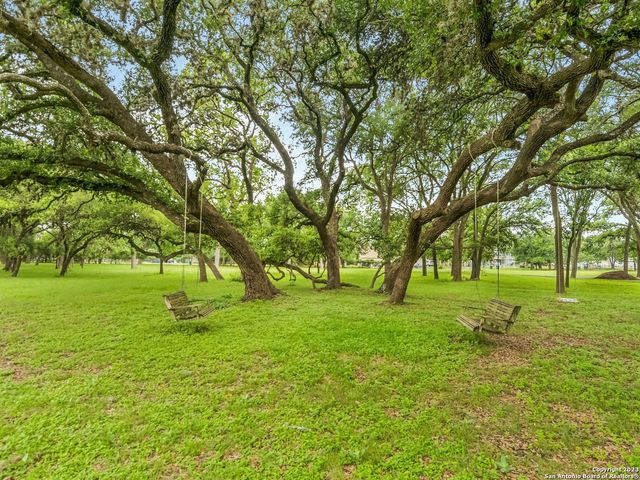 678 Rosewood, Boerne, TX 78006