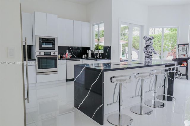 11929 SW 72 TER, Miami, FL 33183