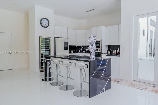 11929 SW 72 TER, Miami, FL 33183