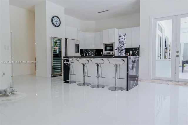 11929 SW 72 TER, Miami, FL 33183