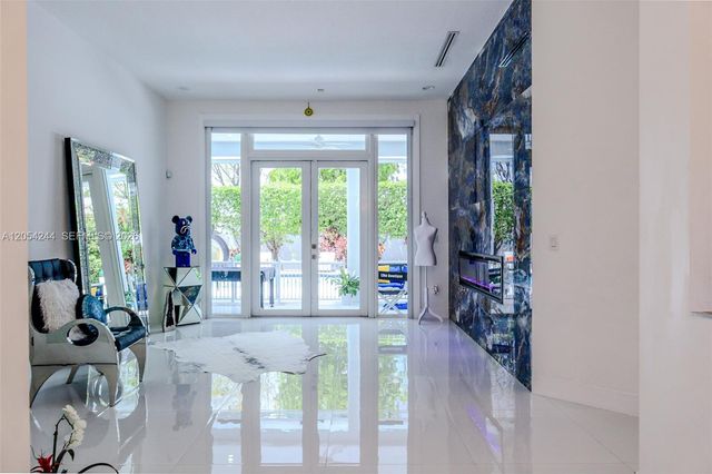 11929 SW 72 TER, Miami, FL 33183